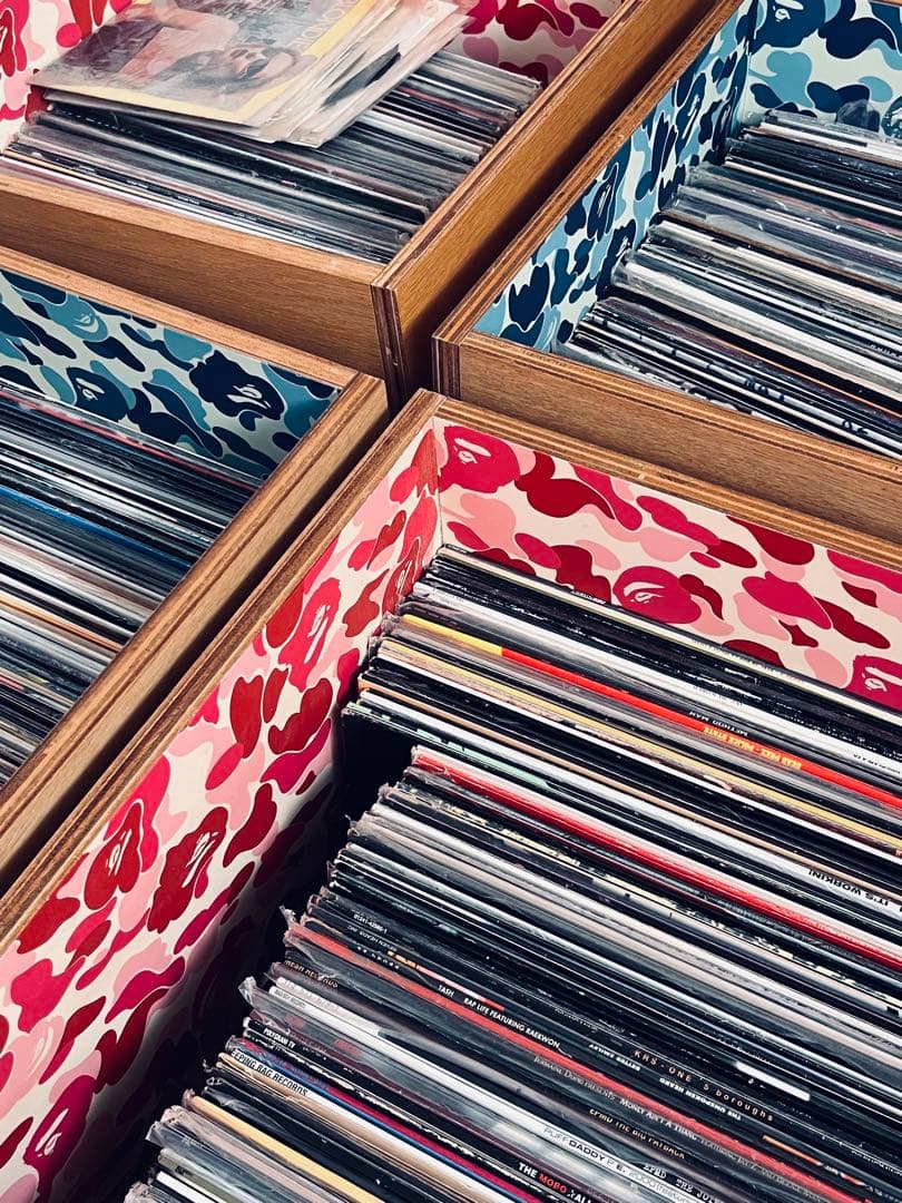 hanaguruma　BAPE KARIMOKU SHELF 3箱