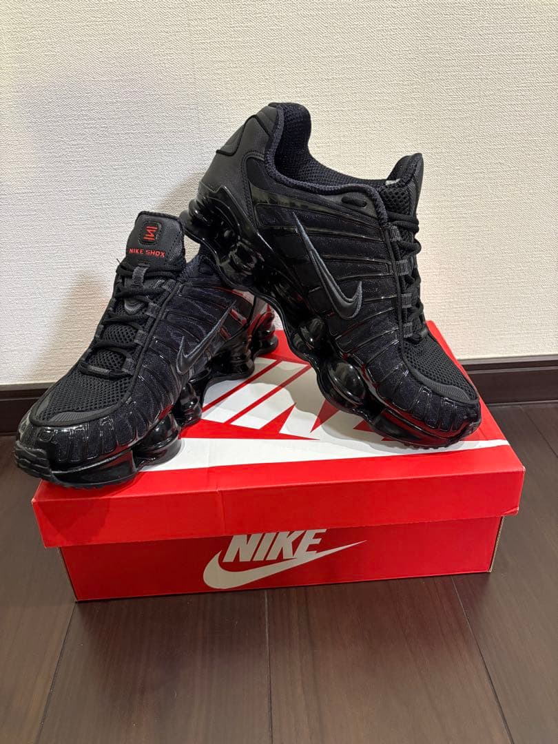 NIKE Shox ブラック スニーカー