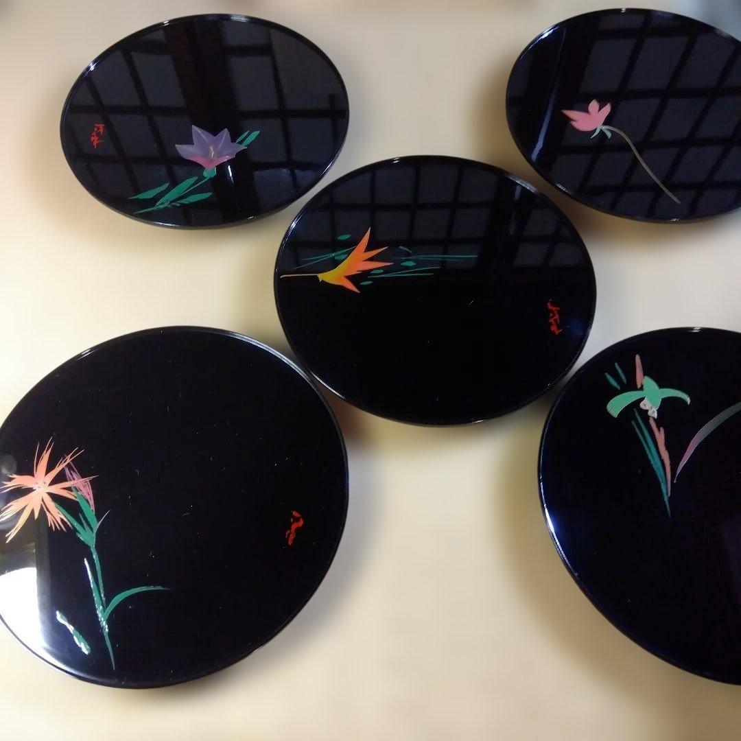 輪島塗　絵変り゙花柄菓子皿５客　漆器 　 共箱　口径24.3cm　高さ2.2cm