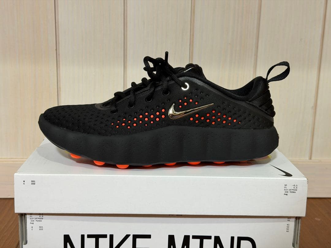 新美品 NIKE MIND 002 24.5cm ブラック ナイキ マインド